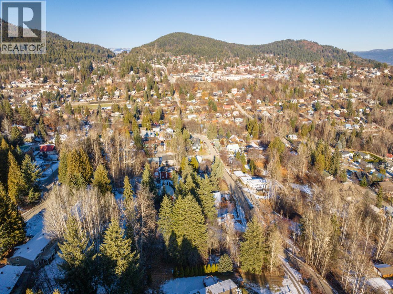 1101 SPOKANE Street - Photo 5 of 34, Rossland, British Columbia