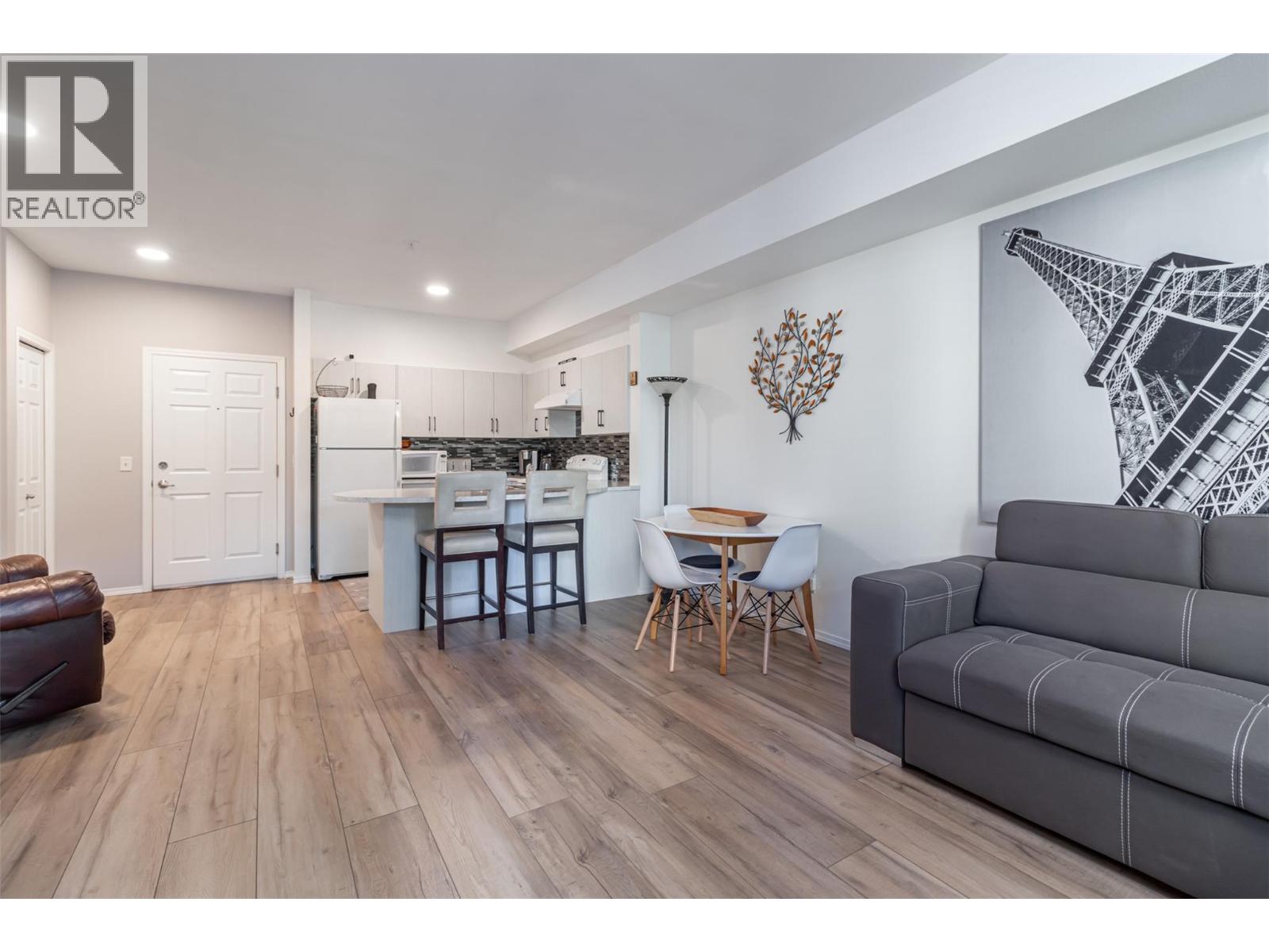 2207 1873 Country Club Drive, Kelowna