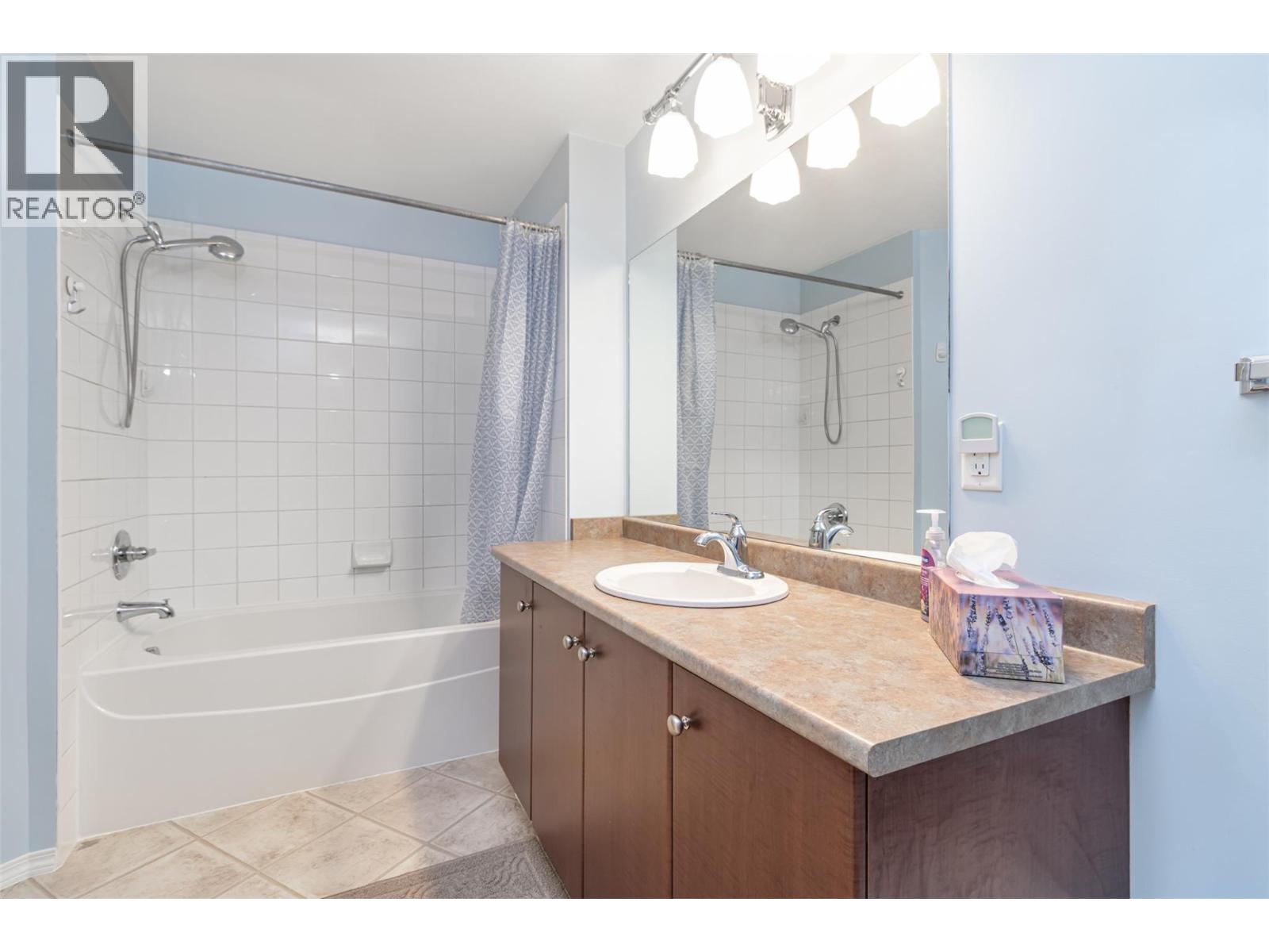 2207 1873 Country Club Drive, Kelowna