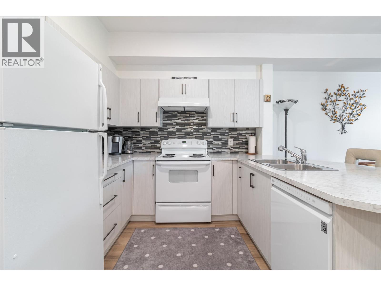 2207 1873 Country Club Drive, Kelowna