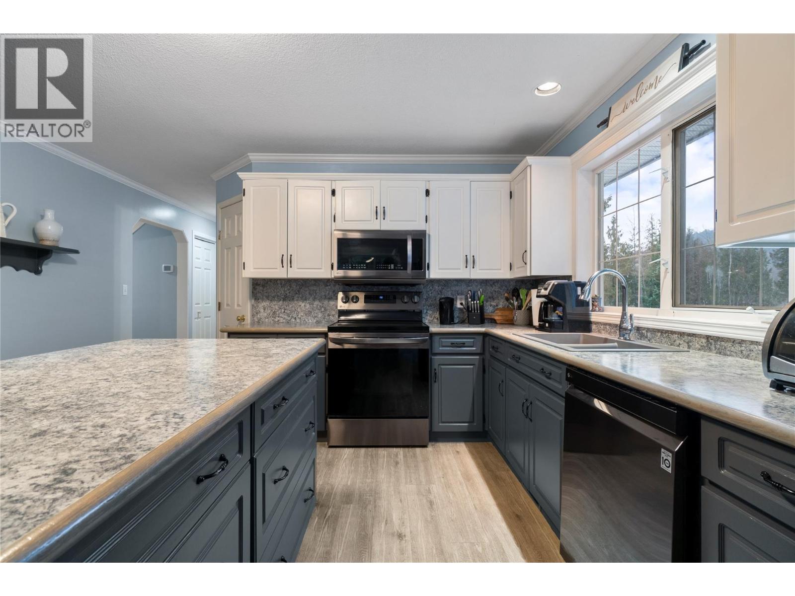  2012 Bundus Road, Sicamous