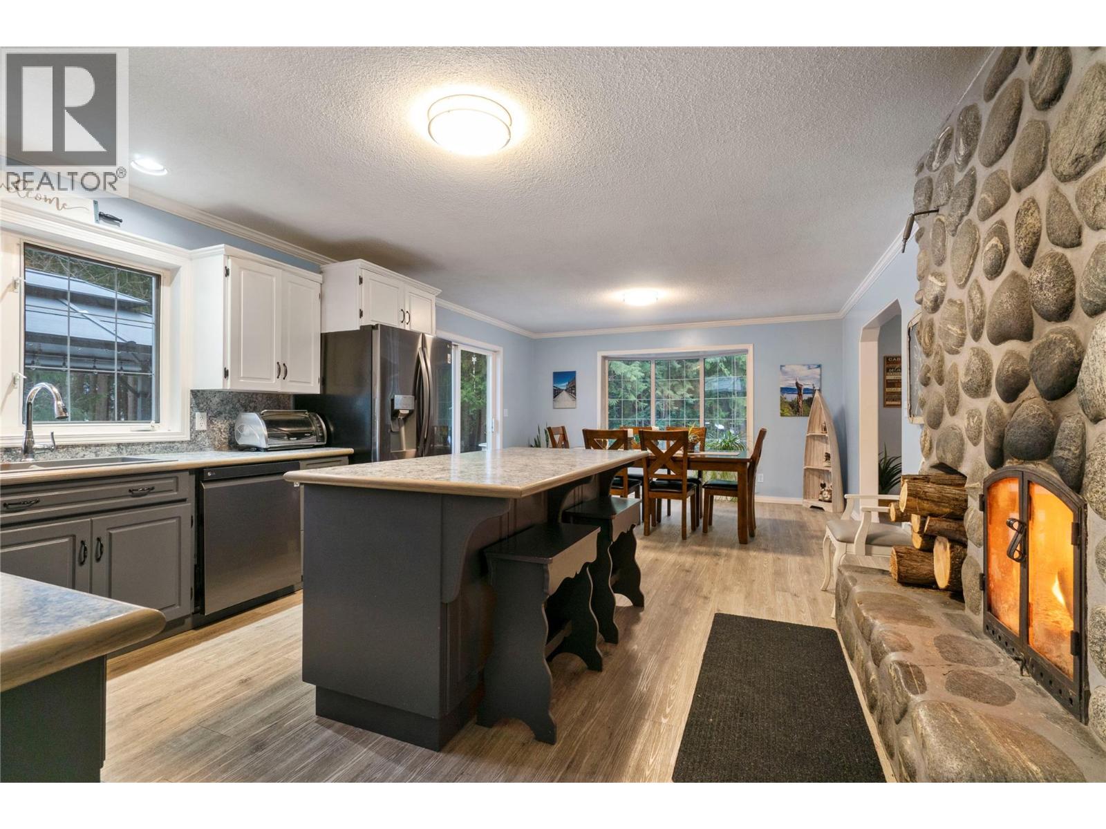  2012 Bundus Road, Sicamous