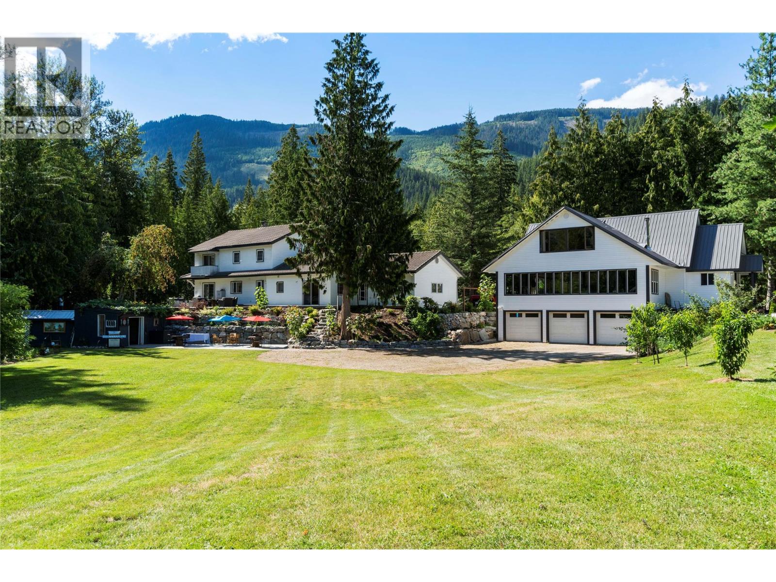  2012 Bundus Road, Sicamous