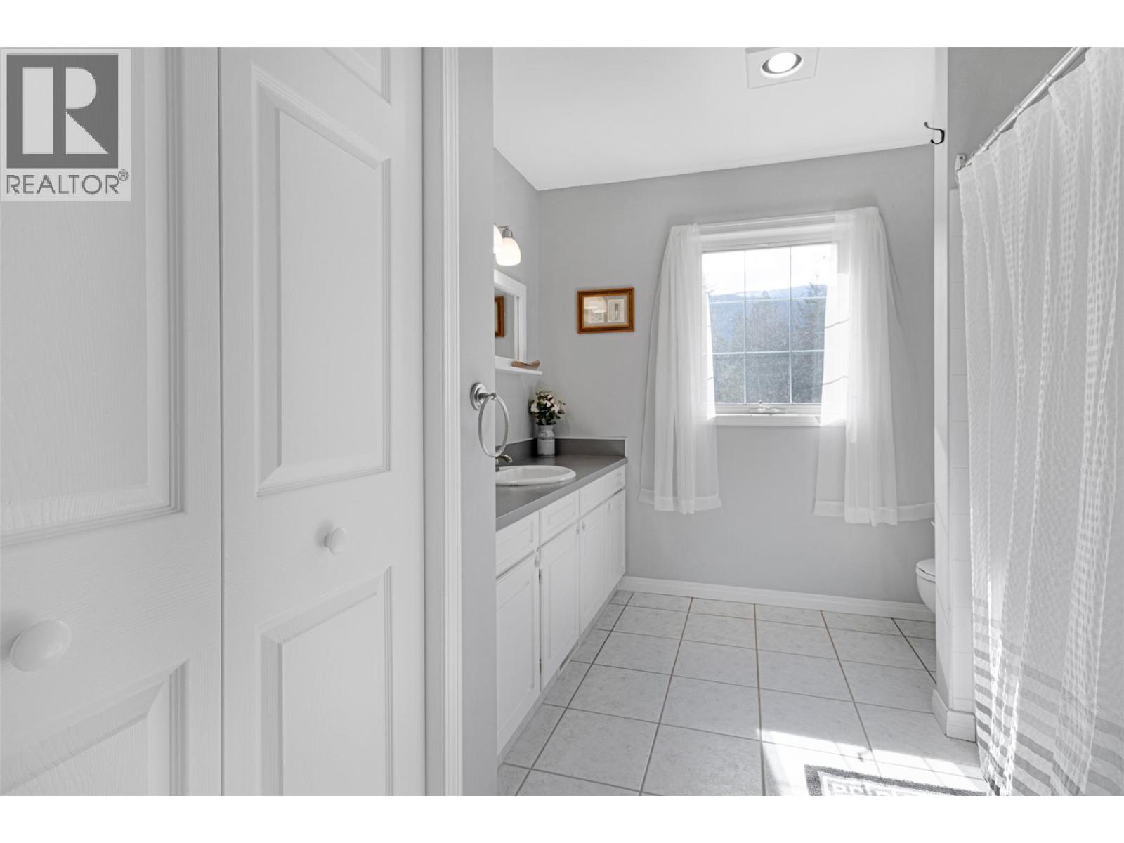  2012 Bundus Road, Sicamous