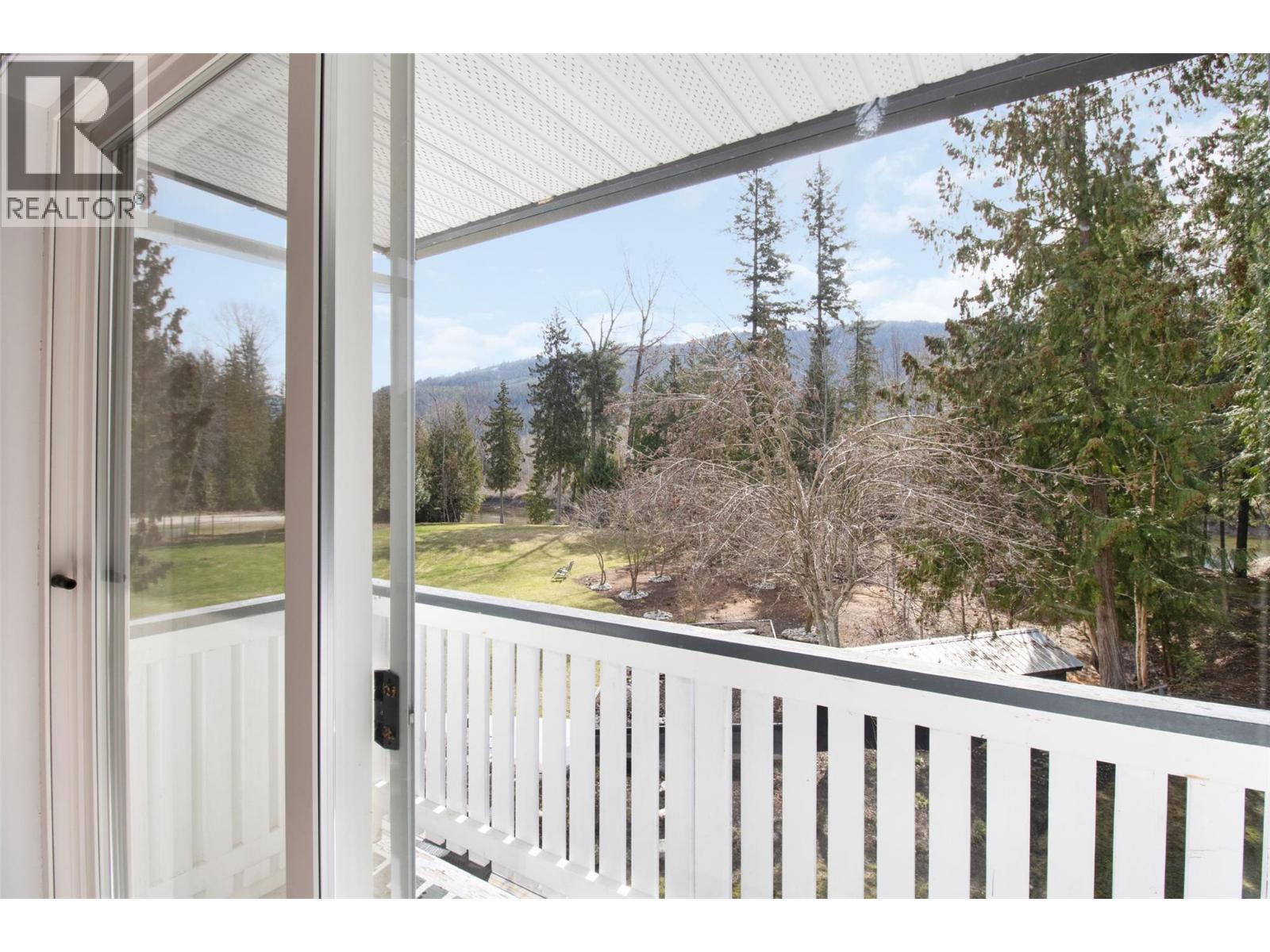  2012 Bundus Road, Sicamous