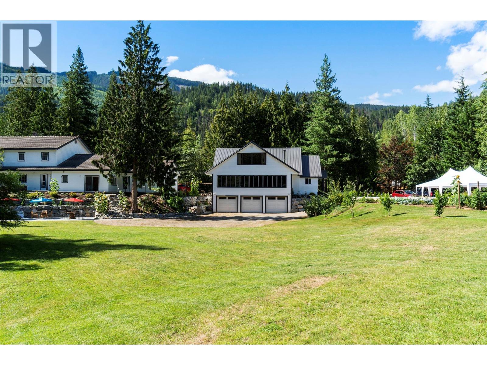  2012 Bundus Road, Sicamous