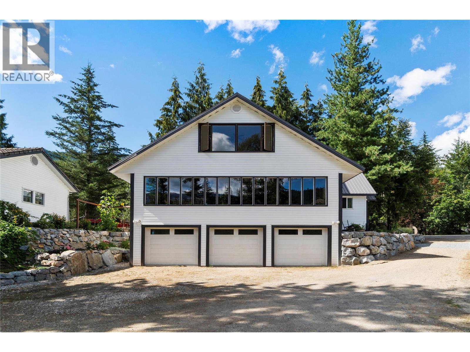  2012 Bundus Road, Sicamous