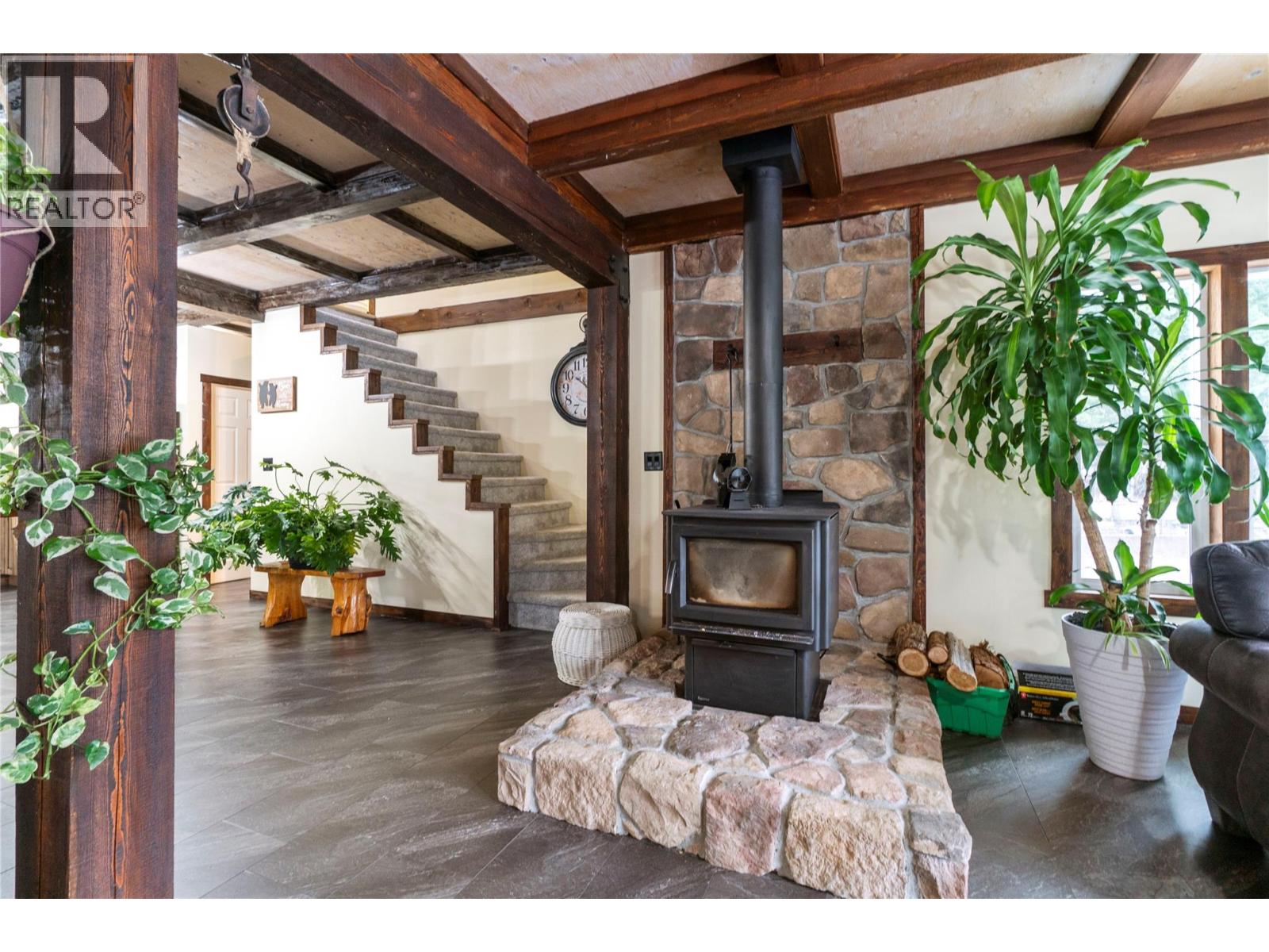  2012 Bundus Road, Sicamous