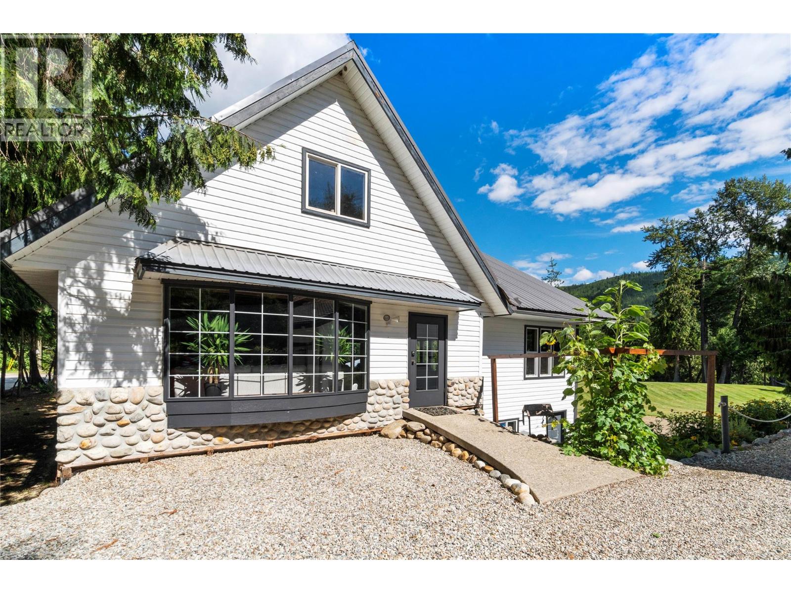  2012 Bundus Road, Sicamous