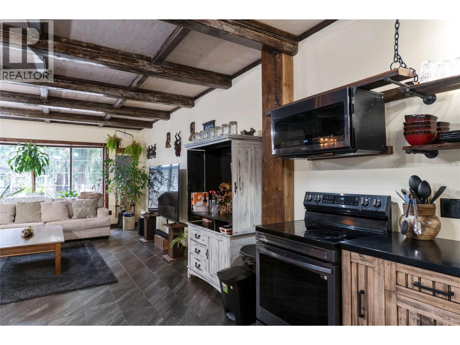  2012 Bundus Road, Sicamous