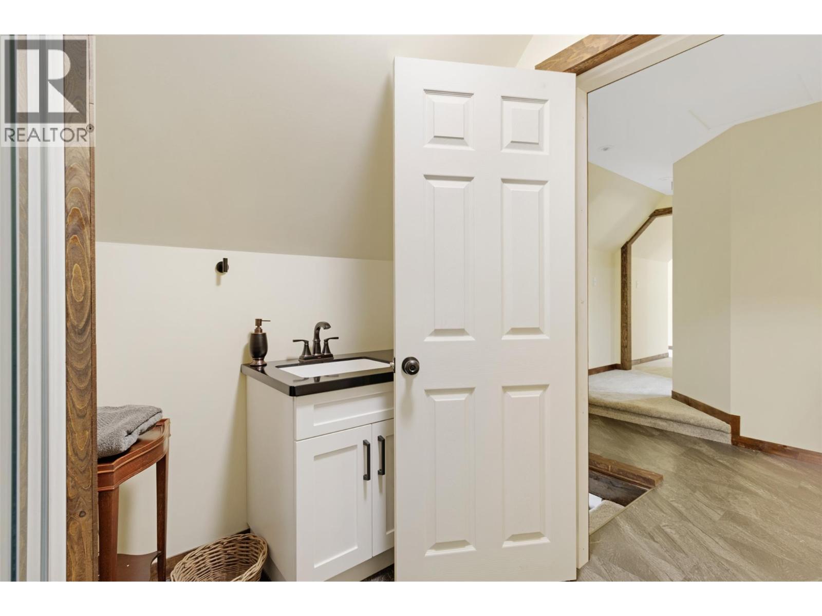  2012 Bundus Road, Sicamous