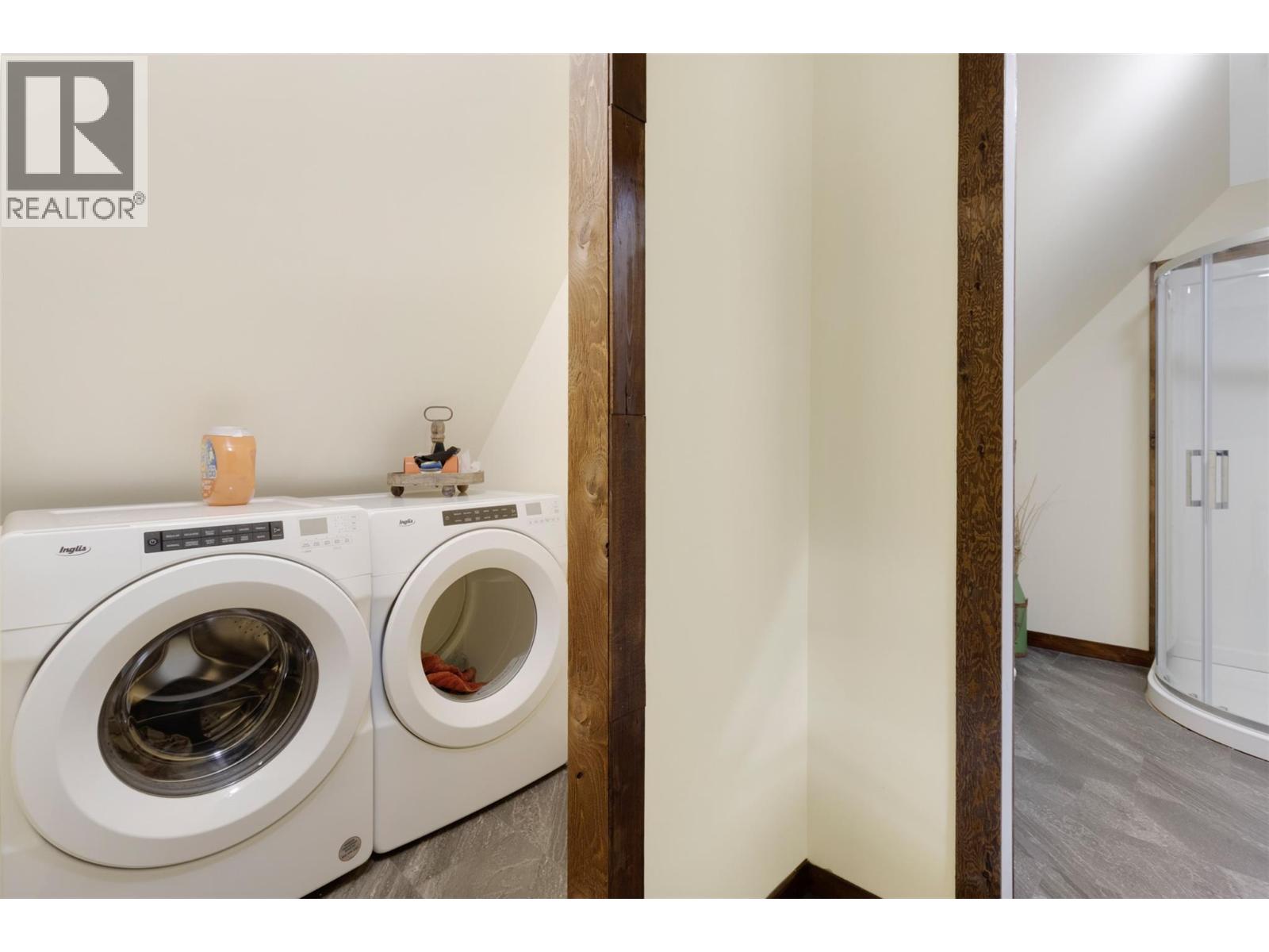  2012 Bundus Road, Sicamous