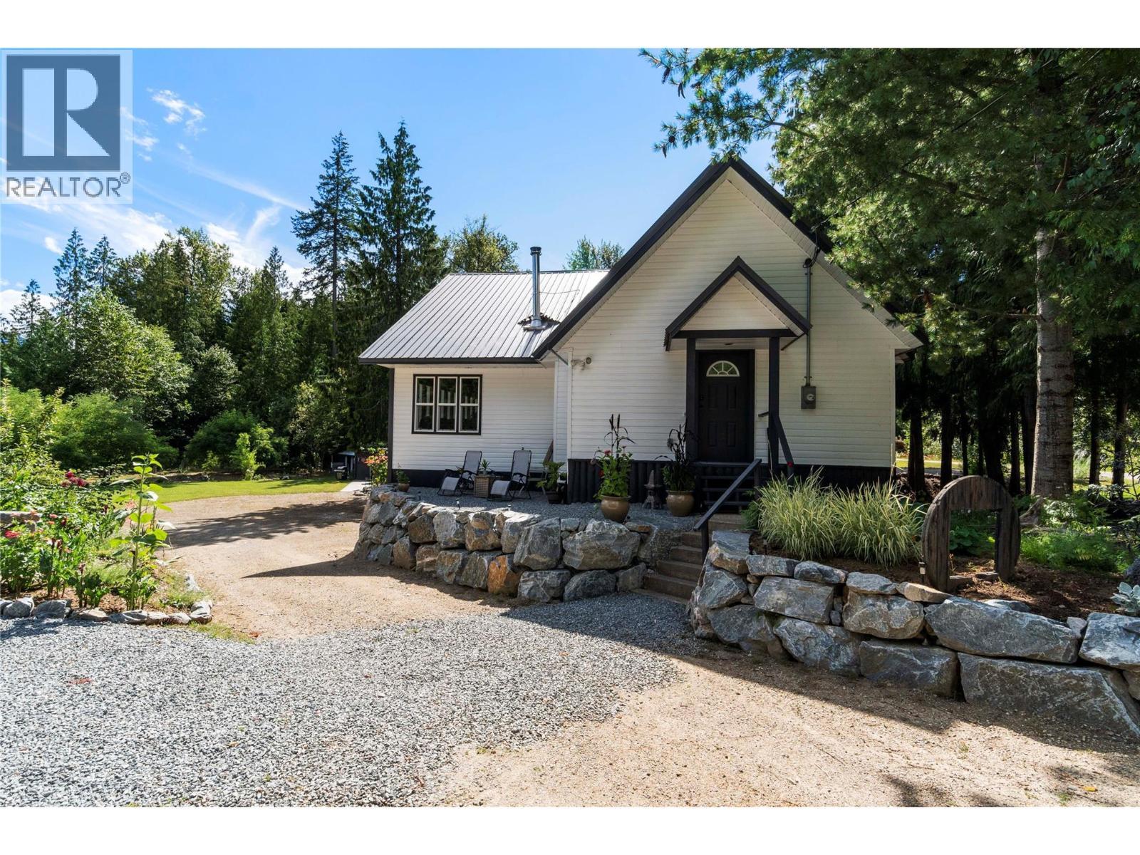  2012 Bundus Road, Sicamous