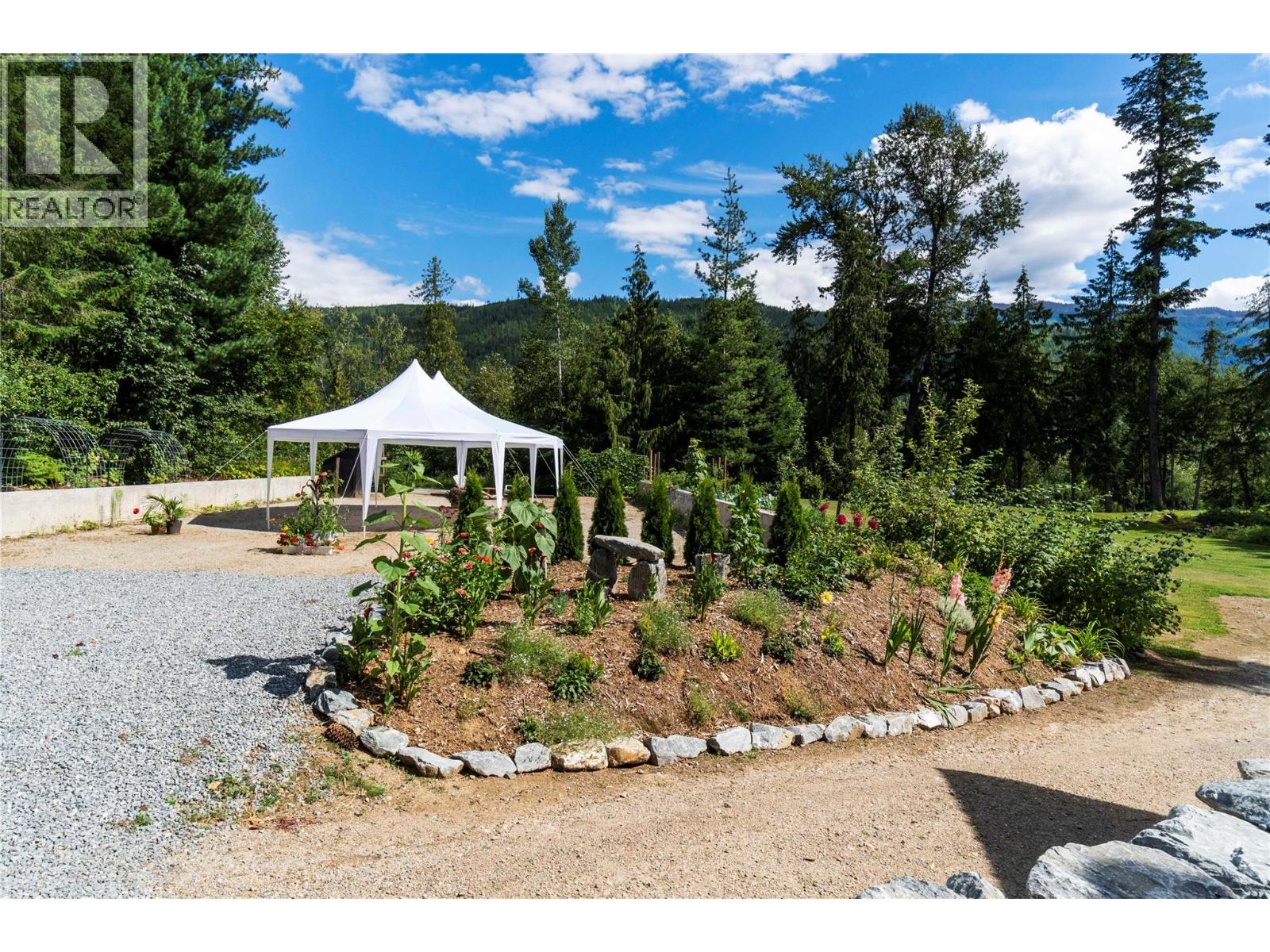  2012 Bundus Road, Sicamous