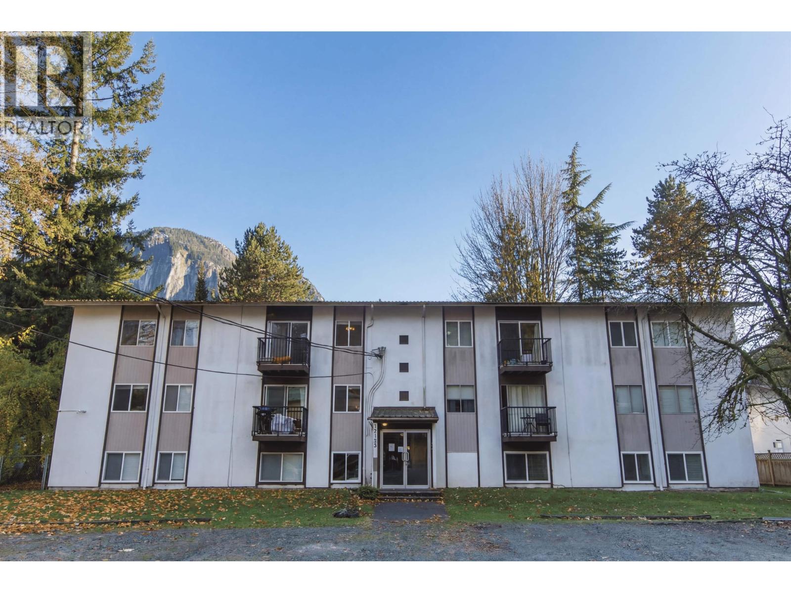 54 38185 WESTWAY AVENUE, Squamish