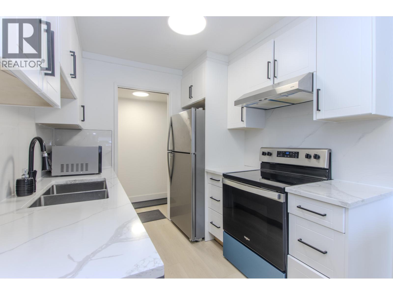 54 38185 WESTWAY AVENUE, Squamish