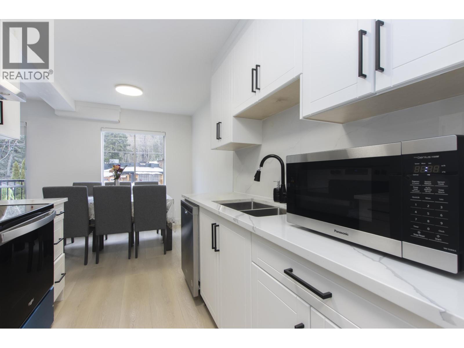 54 38185 WESTWAY AVENUE, Squamish