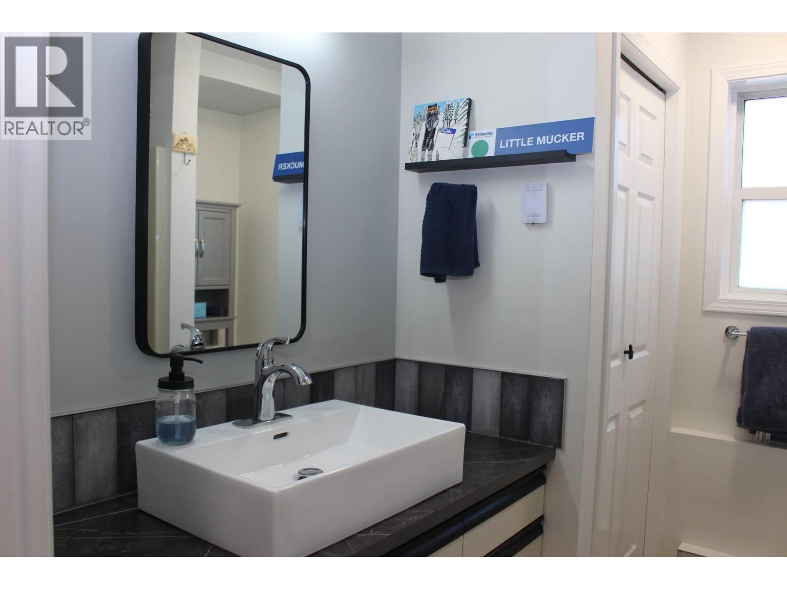 573 10th Avenue Unit# 1, Castlegar