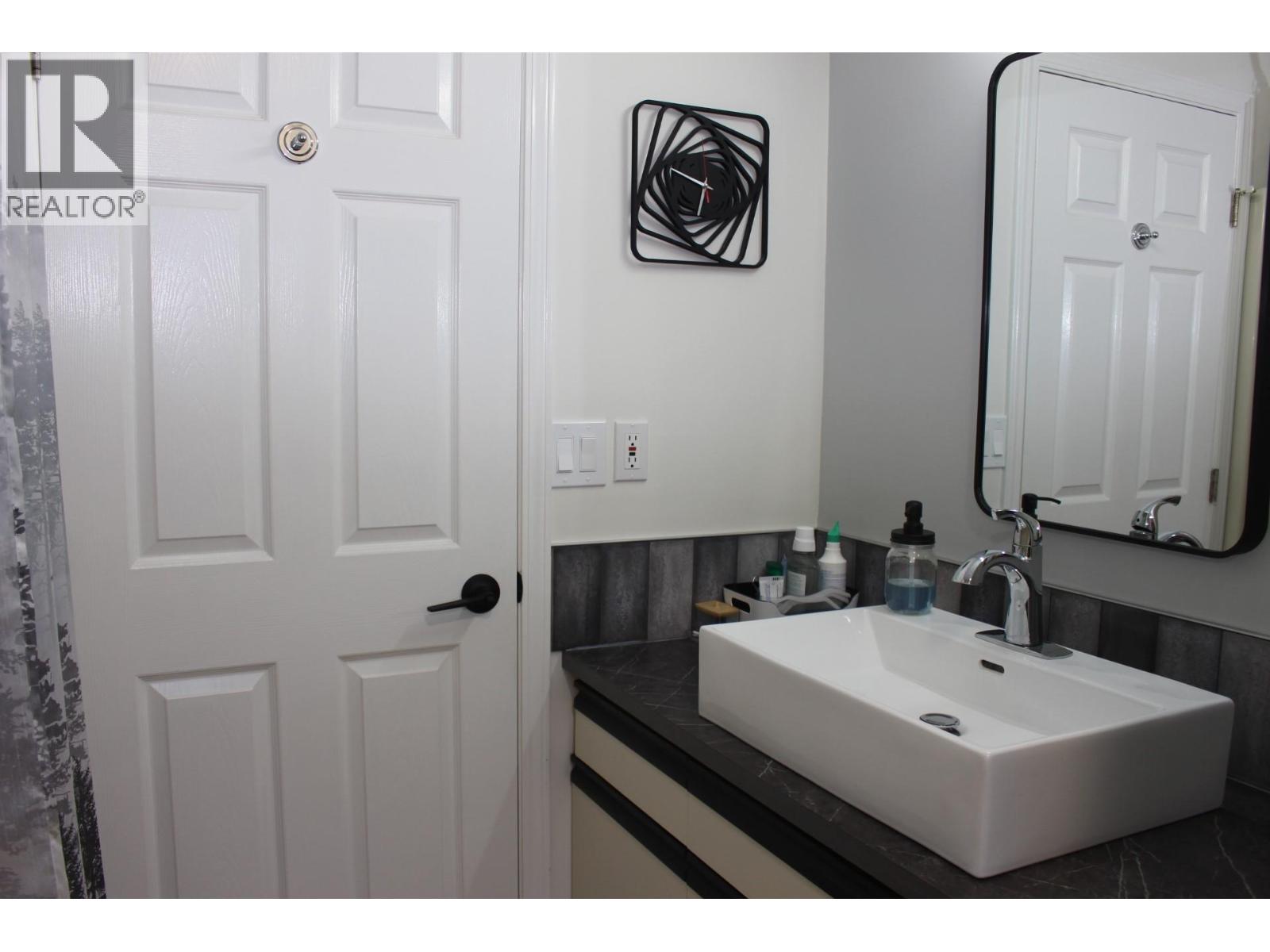 573 10th Avenue Unit# 1, Castlegar