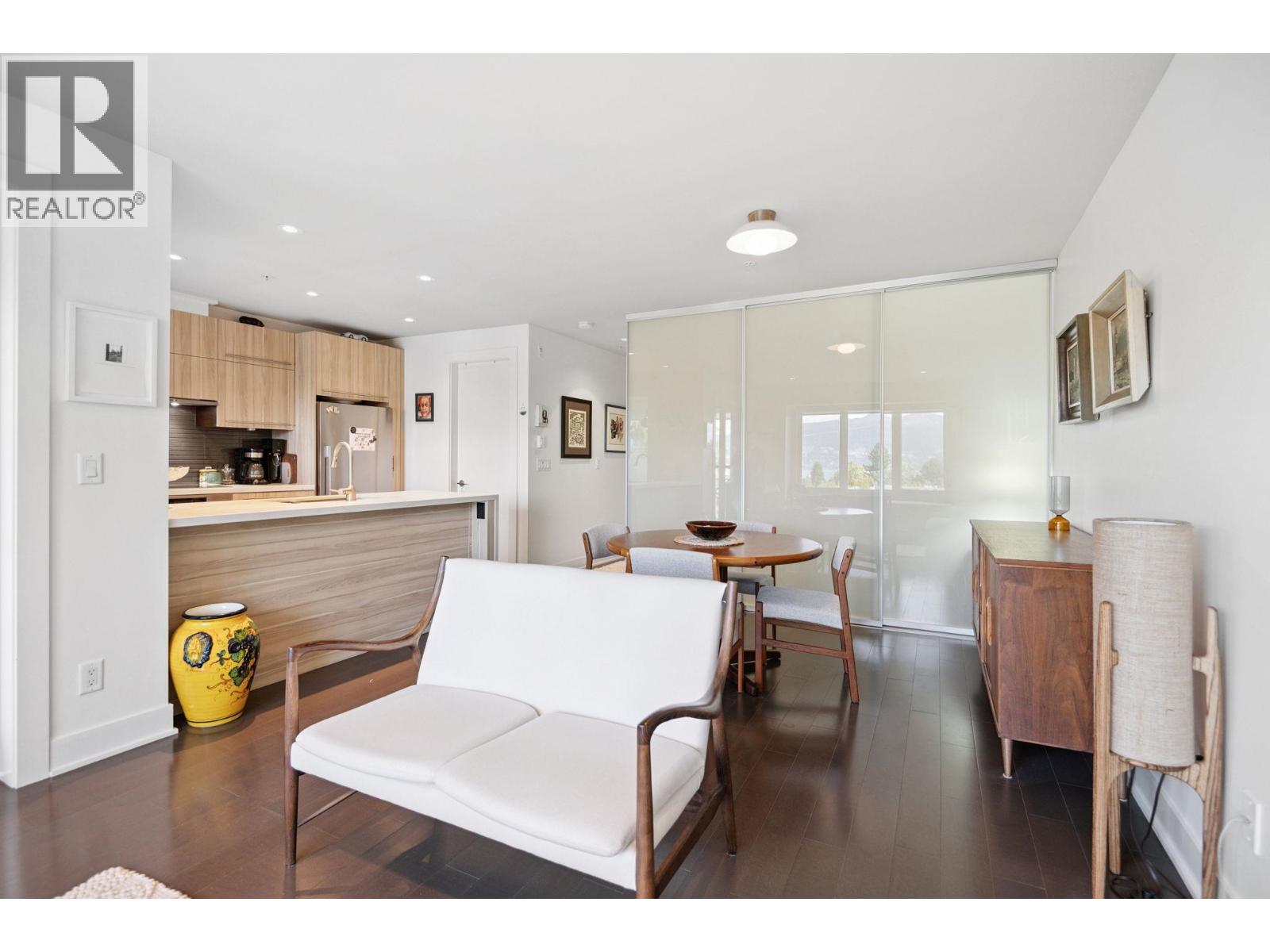 306 4463 W 10TH AVENUE, Vancouver