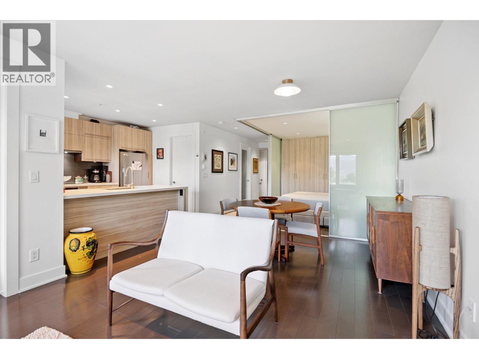 306 4463 W 10TH AVENUE, Vancouver