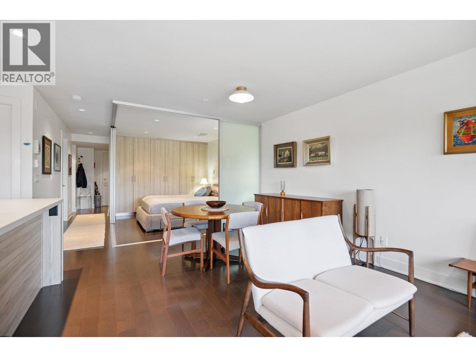 306 4463 W 10TH AVENUE, Vancouver