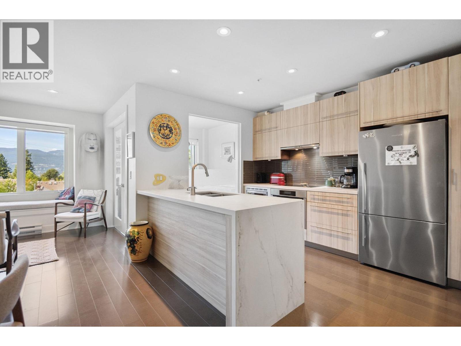 306 4463 W 10TH AVENUE, Vancouver