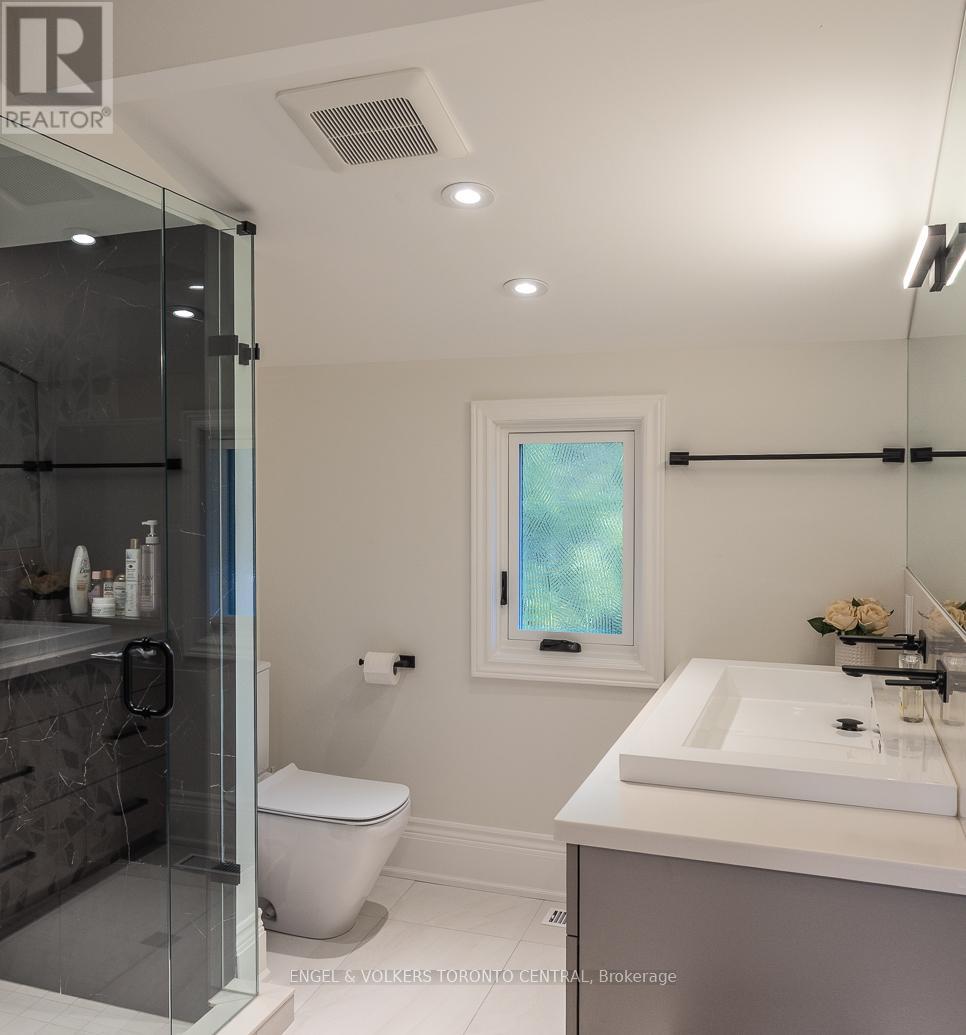 1 BRYCE AVENUE - 32