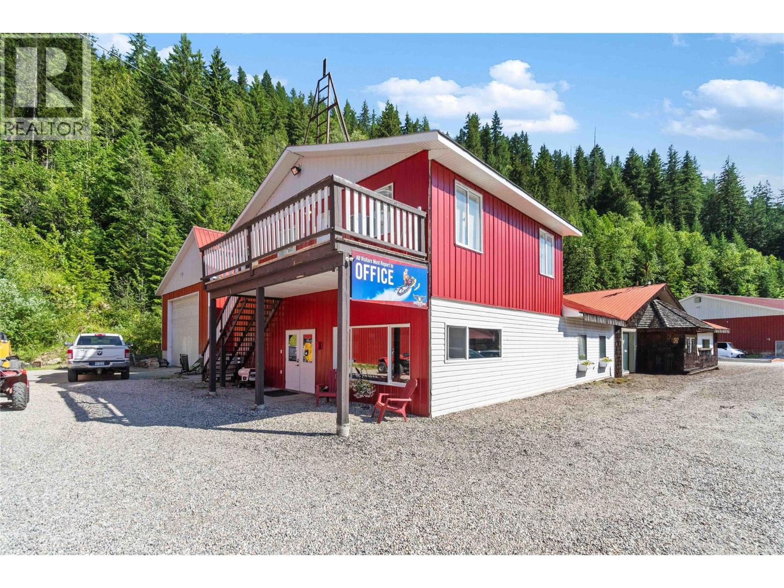  2054 Trans Canada Highway, Sicamous