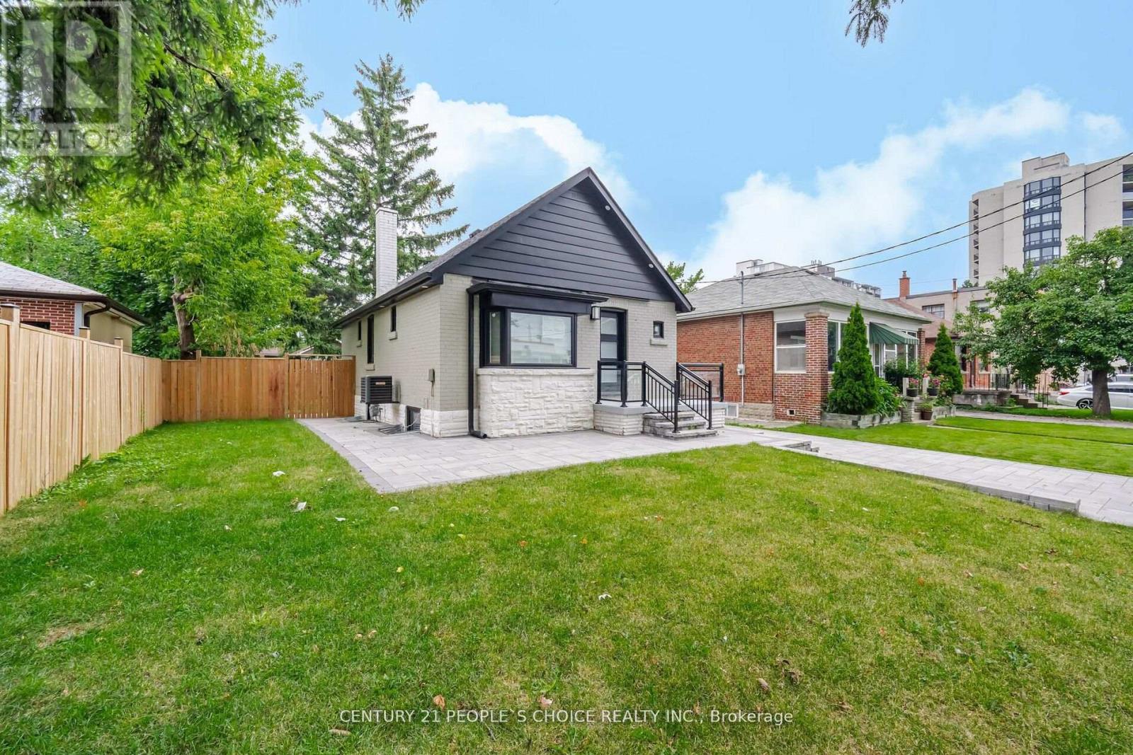 218 WILLIAM STREET - Photo 4 of 38, Toronto (Weston), Ontario