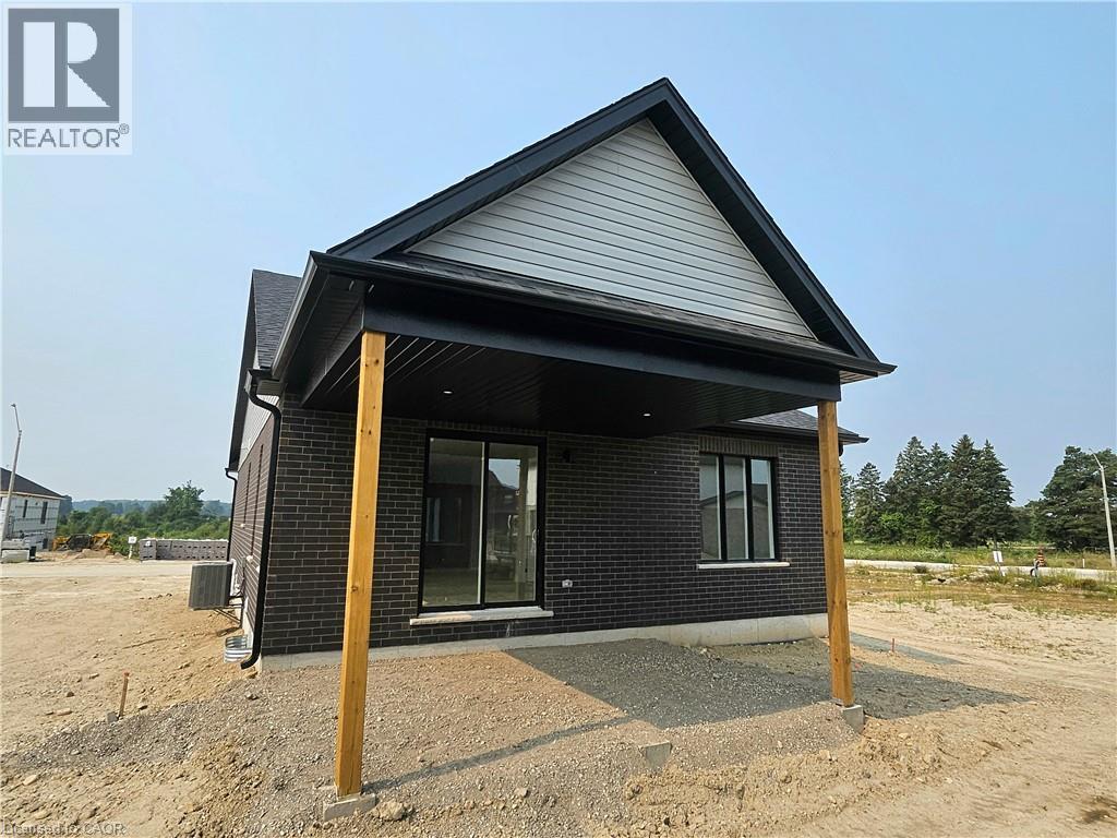 113 THACKERAY WAY - Photo 5 of 7, Harriston, Ontario