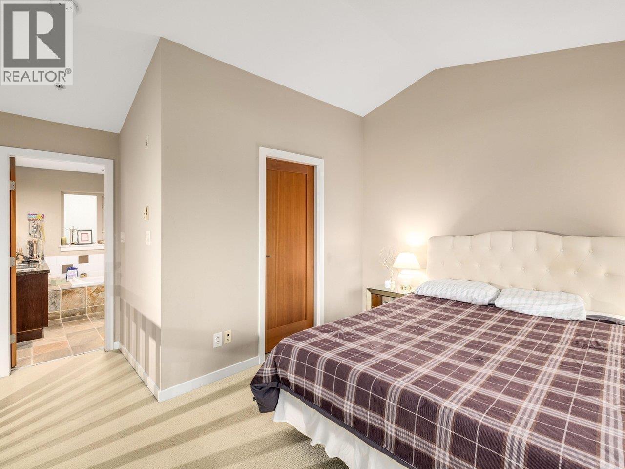 123 250 SALTER STREET, New Westminster