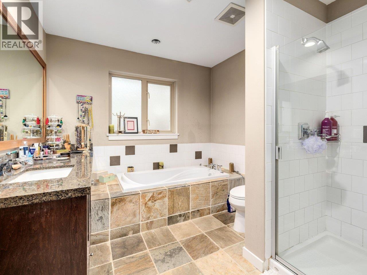 123 250 SALTER STREET, New Westminster