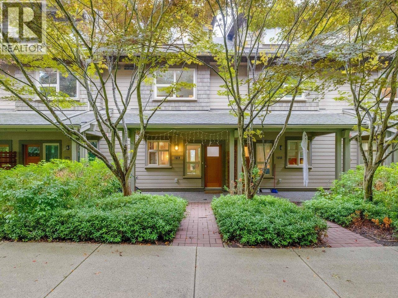 123 250 SALTER STREET, New Westminster