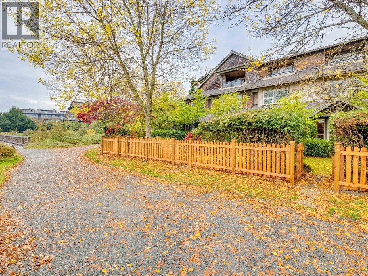 123 250 SALTER STREET, New Westminster