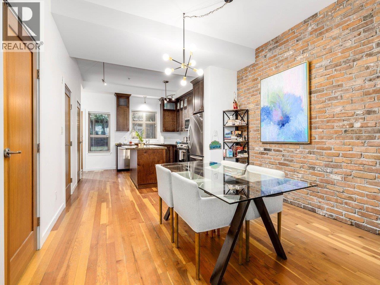 123 250 SALTER STREET, New Westminster