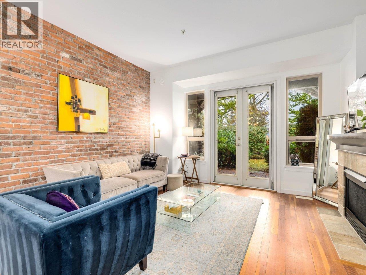 123 250 SALTER STREET, New Westminster