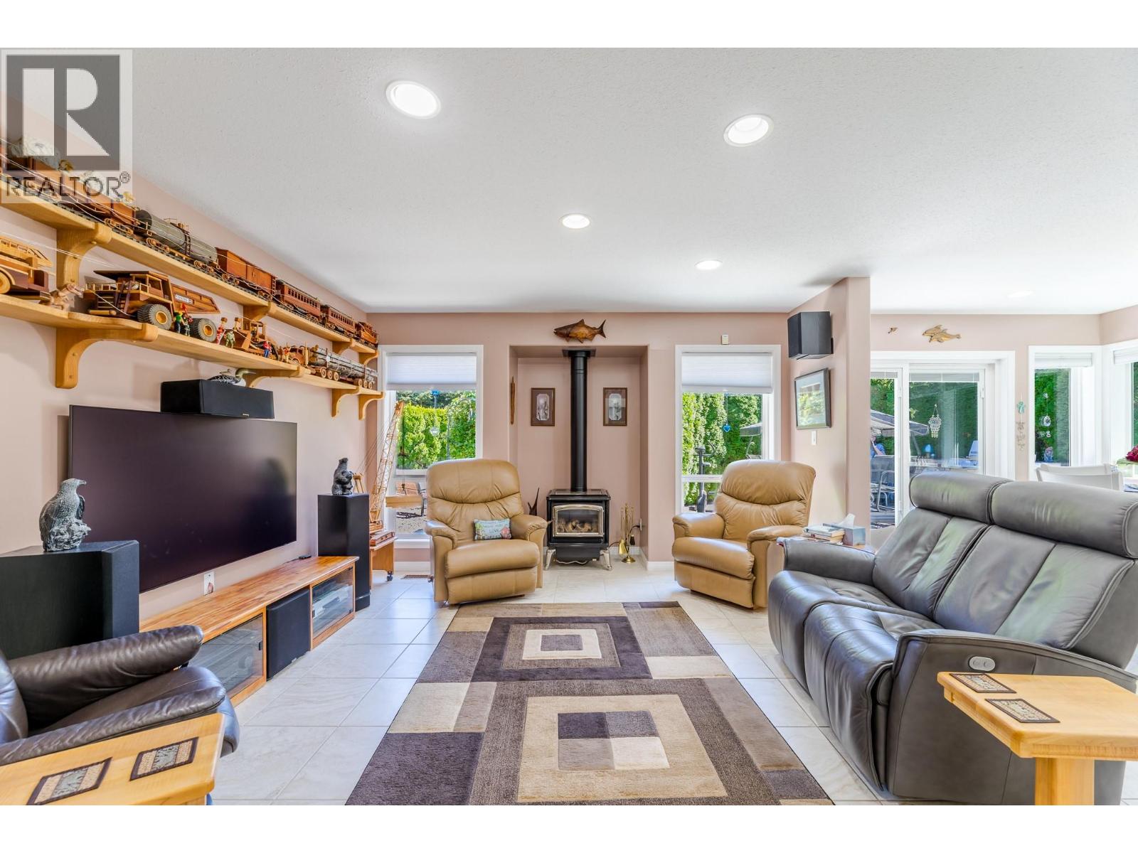  517 Vanderlinde Drive, Keremeos