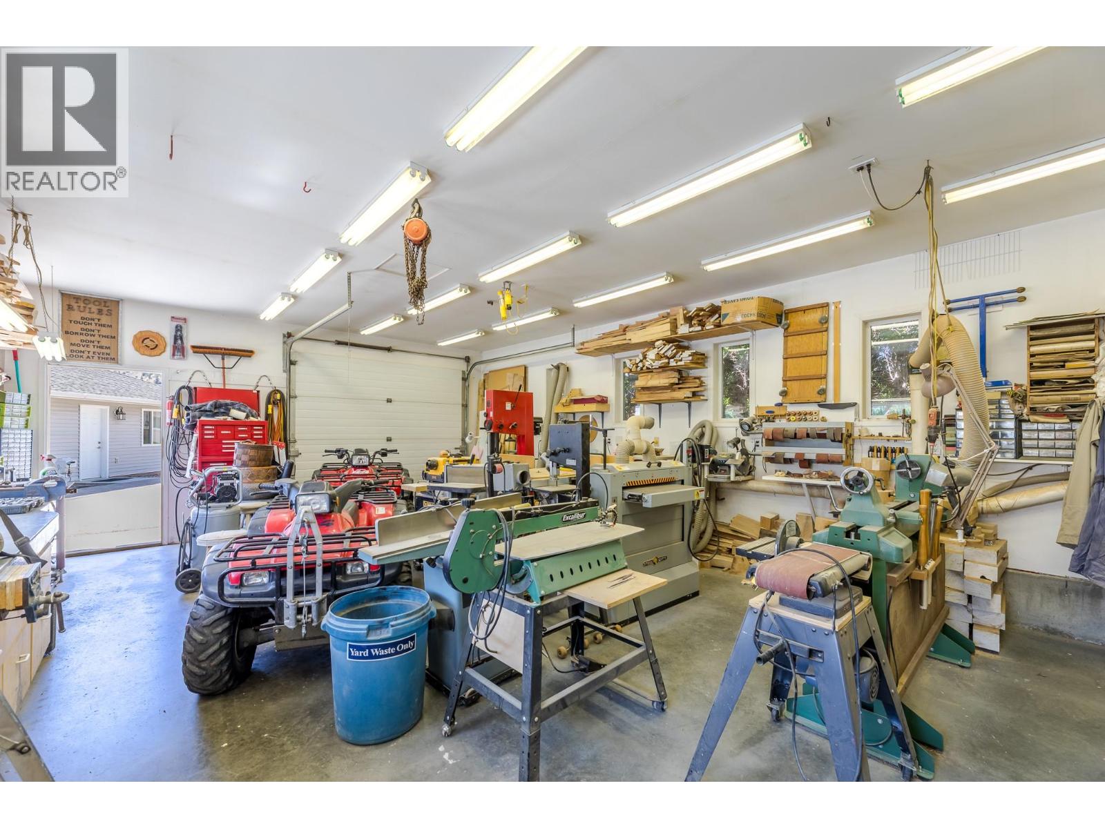  517 Vanderlinde Drive, Keremeos