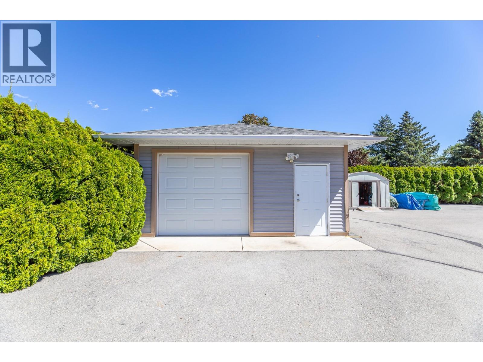  517 Vanderlinde Drive, Keremeos