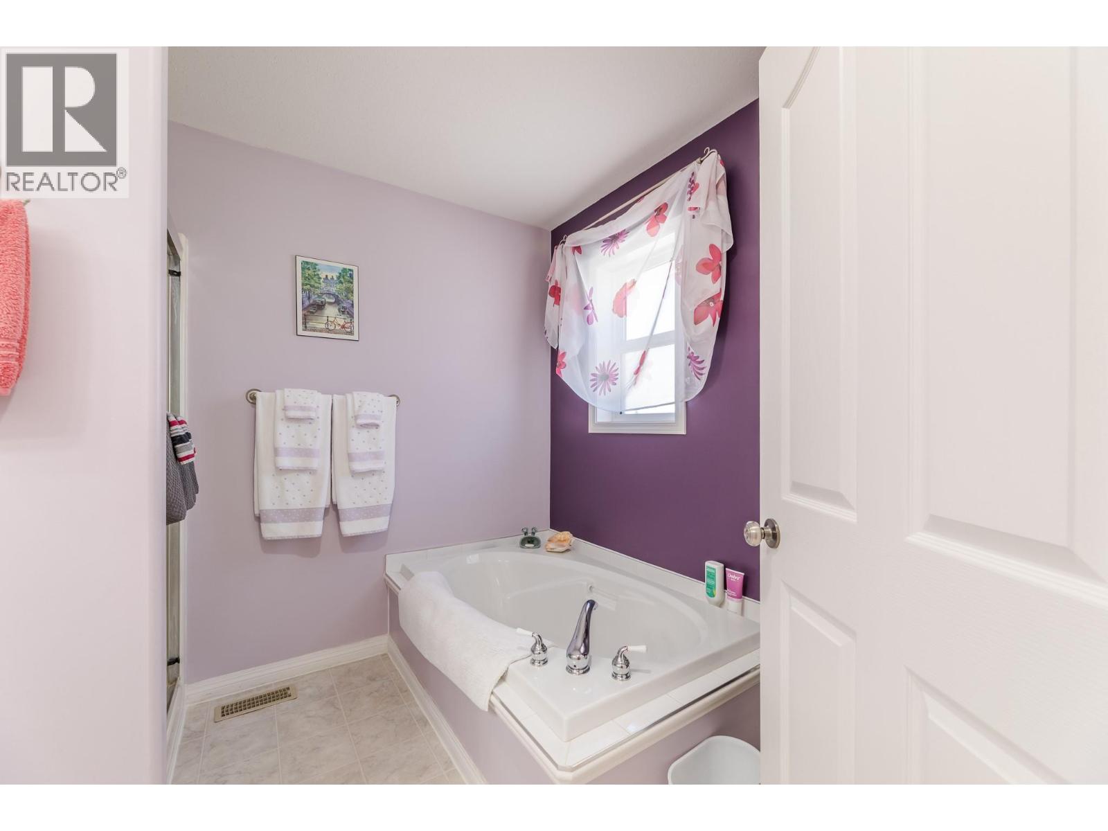  517 Vanderlinde Drive, Keremeos