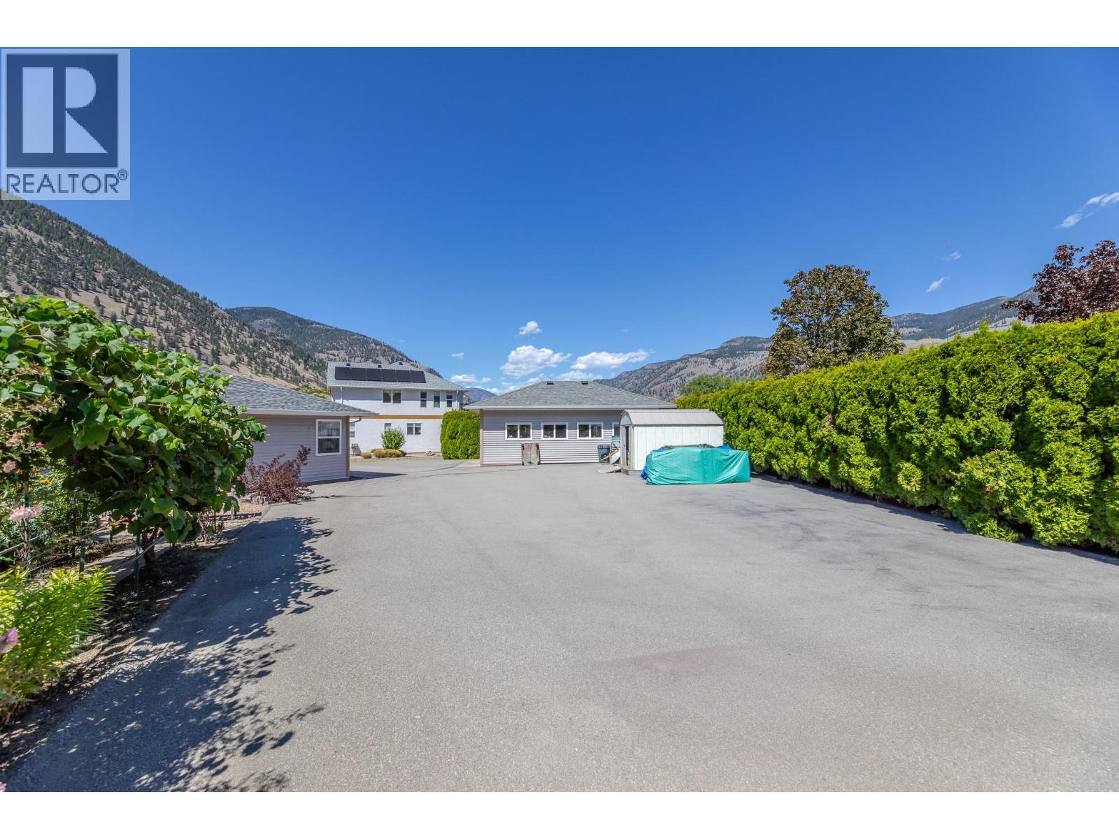  517 Vanderlinde Drive, Keremeos