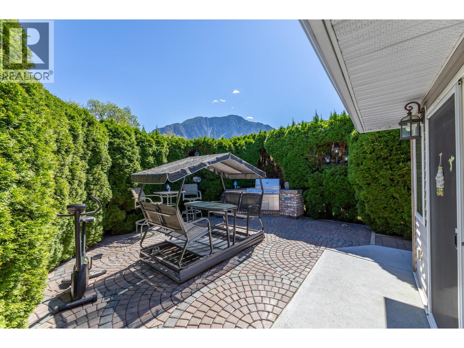  517 Vanderlinde Drive, Keremeos