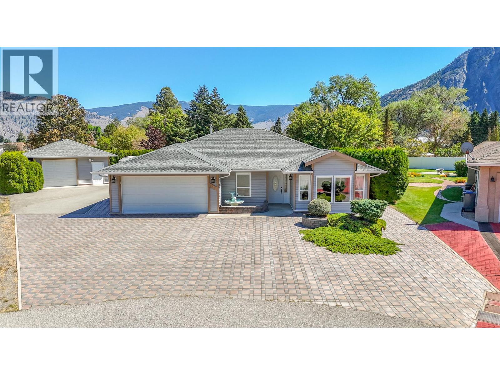  517 Vanderlinde Drive, Keremeos