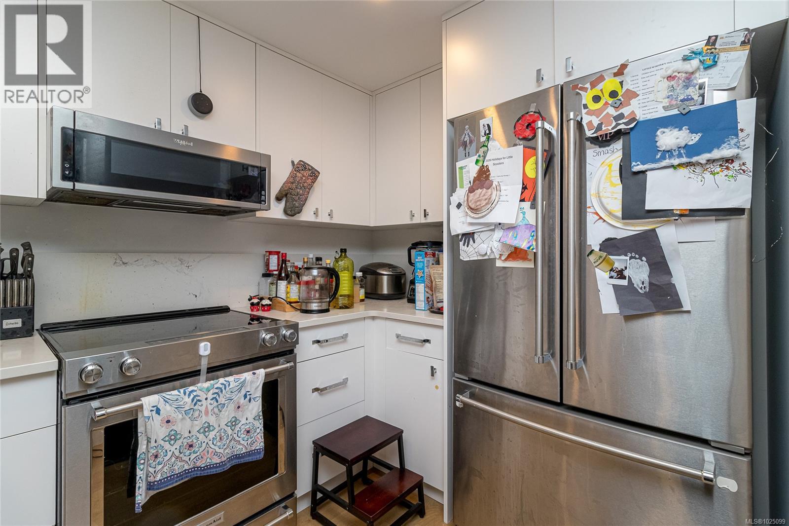 #203 4030 Shelbourne St - 16