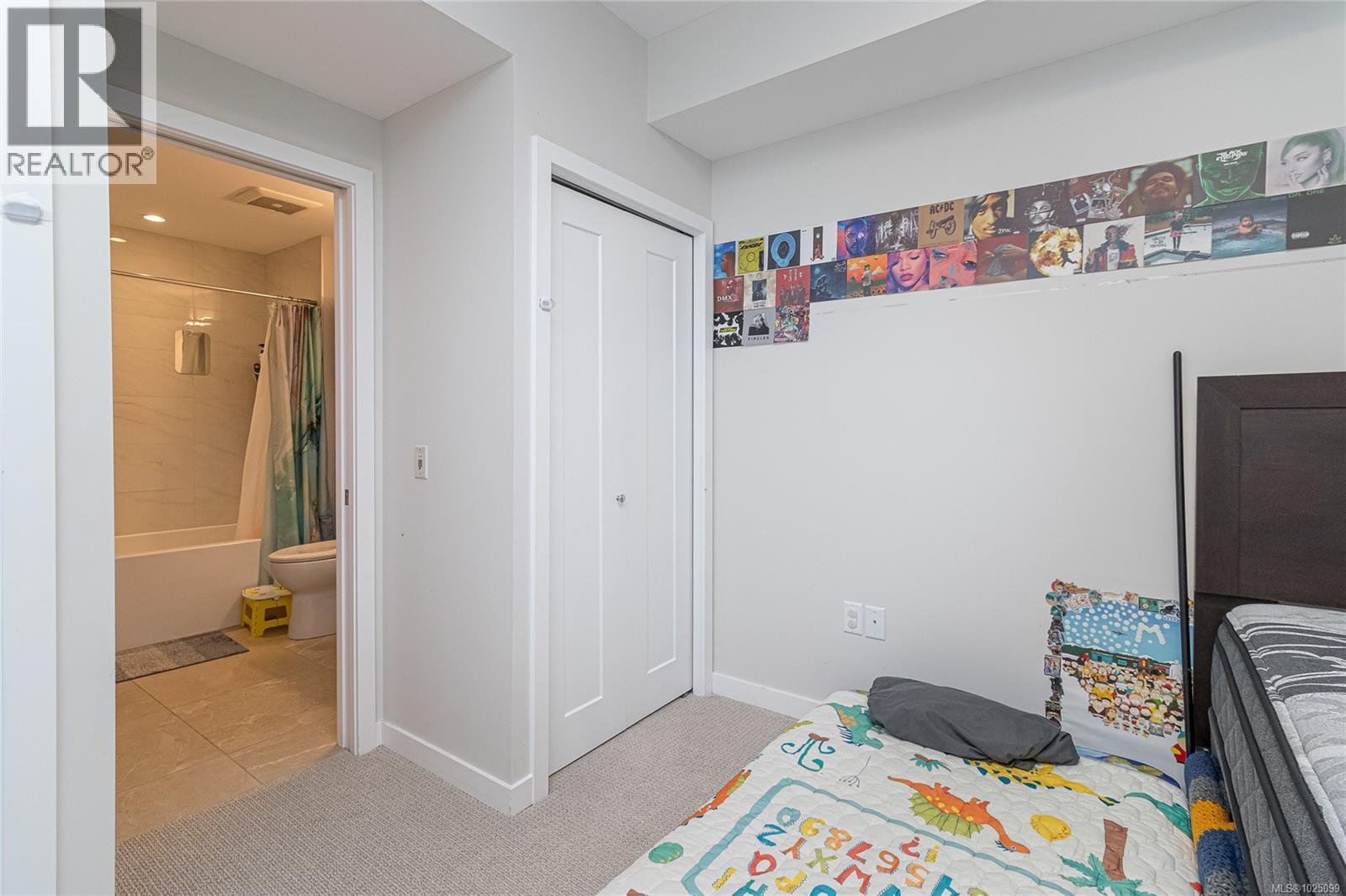 #203 4030 Shelbourne St - 19