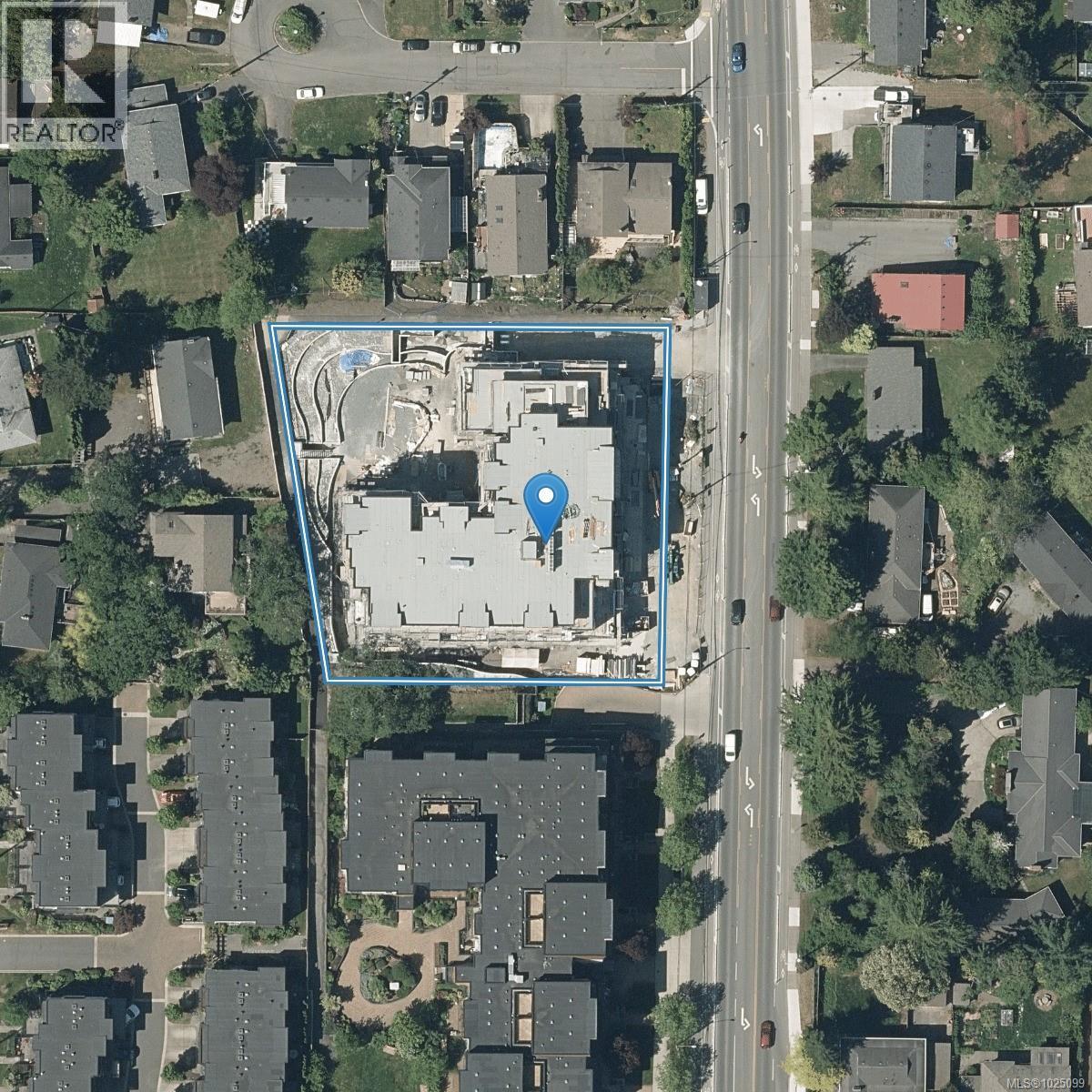 203 4030 Shelbourne Street, Saanich