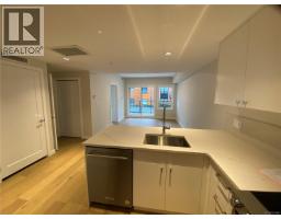 203 4030 Shelbourne St, Saanich, BC V8N3E4 Photo 25