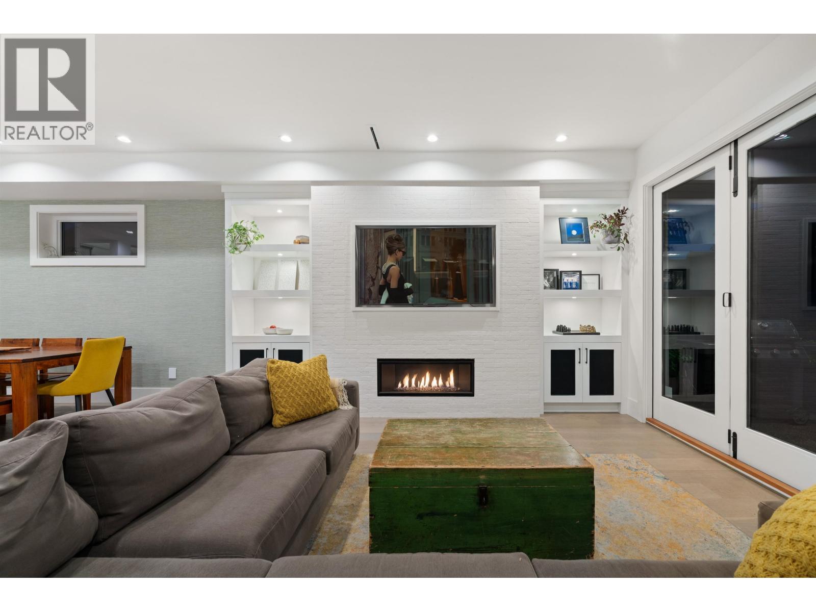 336 E KEITH ROAD, North Vancouver