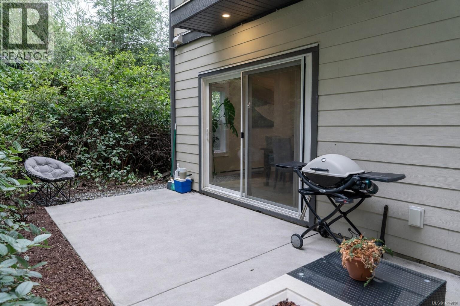 6 625 Hellesen Dr, Tofino